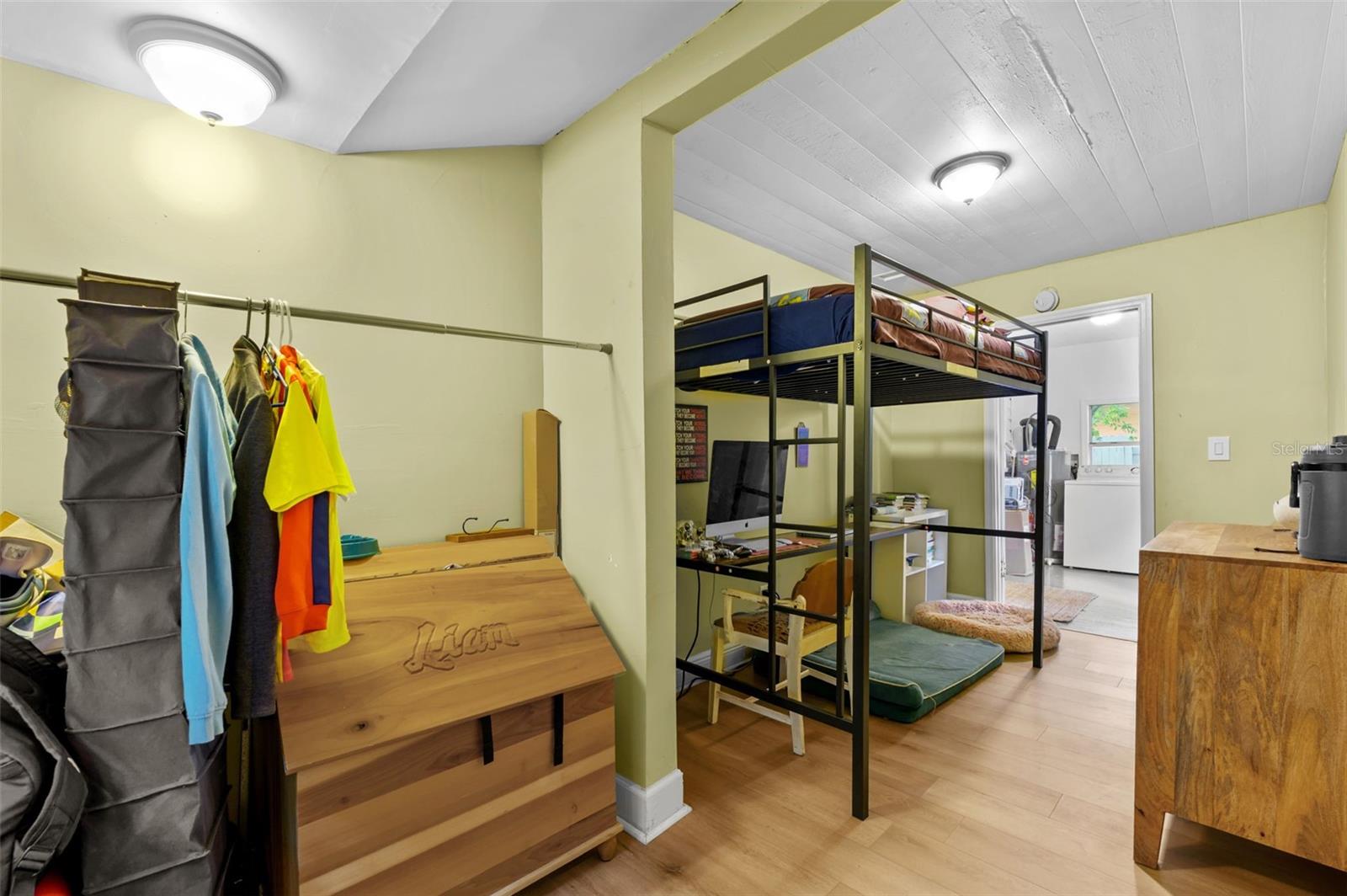Listing Photo 12