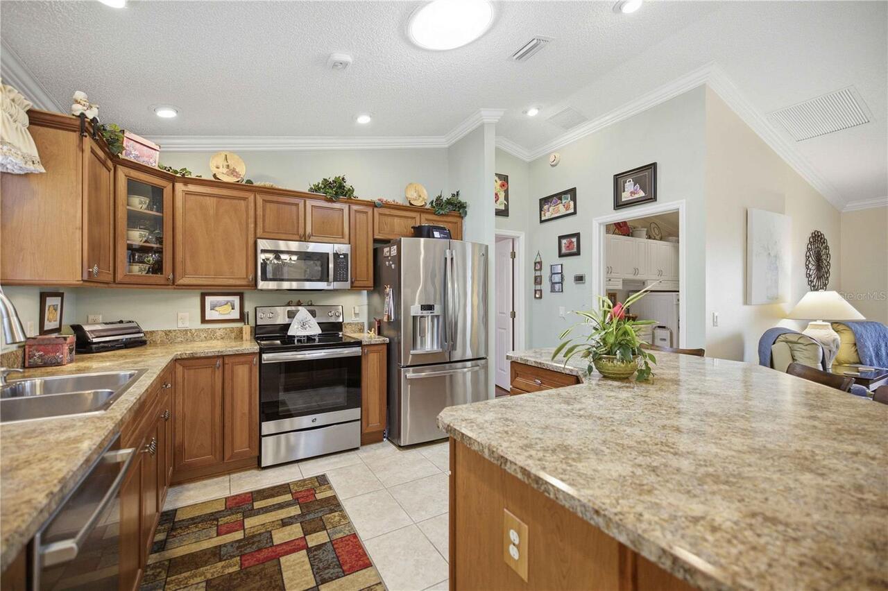 Listing Photo 12