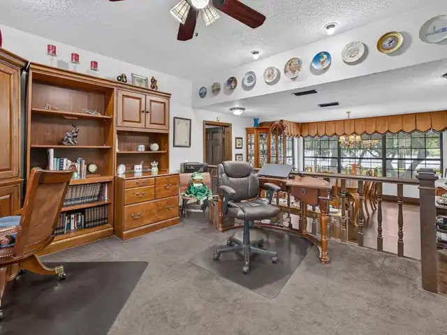 Listing Photo 10