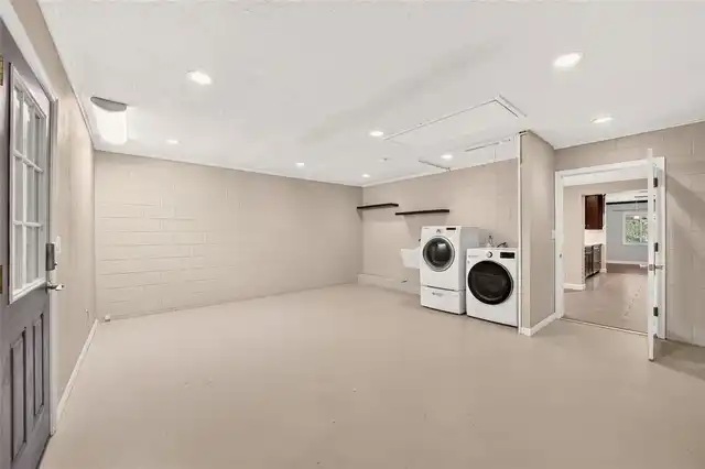 Listing Photo 17