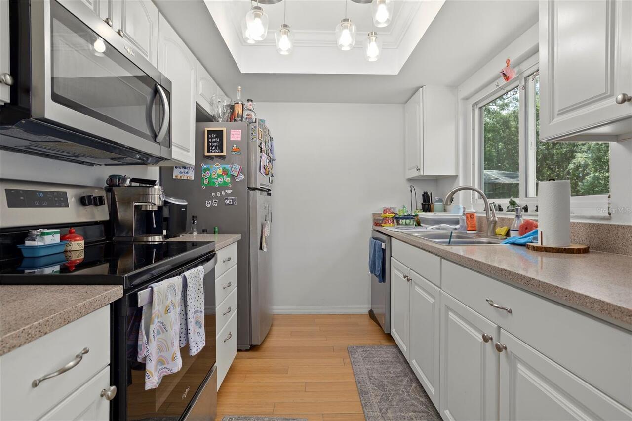 Listing Photo 8
