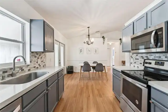 Listing Photo 7