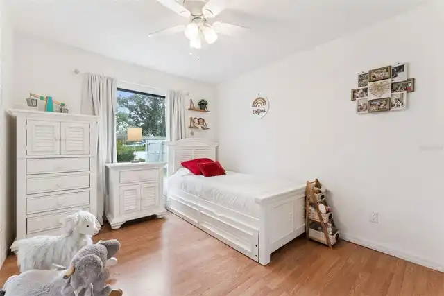 Listing Photo 16
