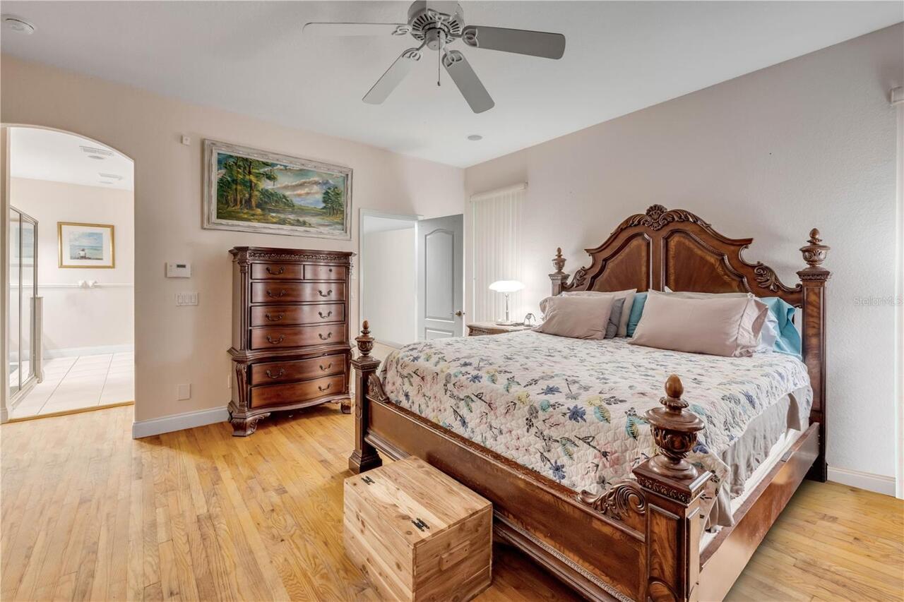 Listing Photo 11