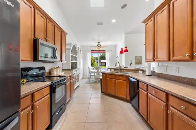Listing Photo 7