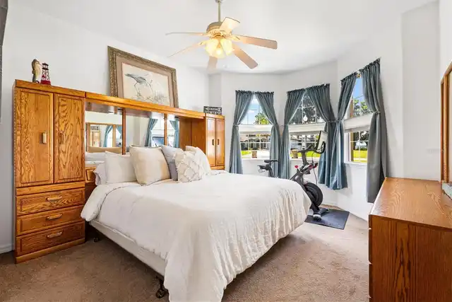 Listing Photo 11