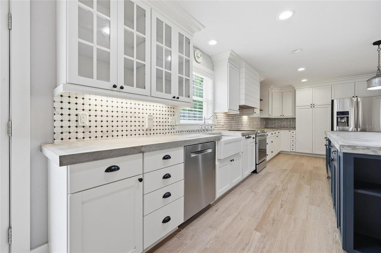 Listing Photo 17