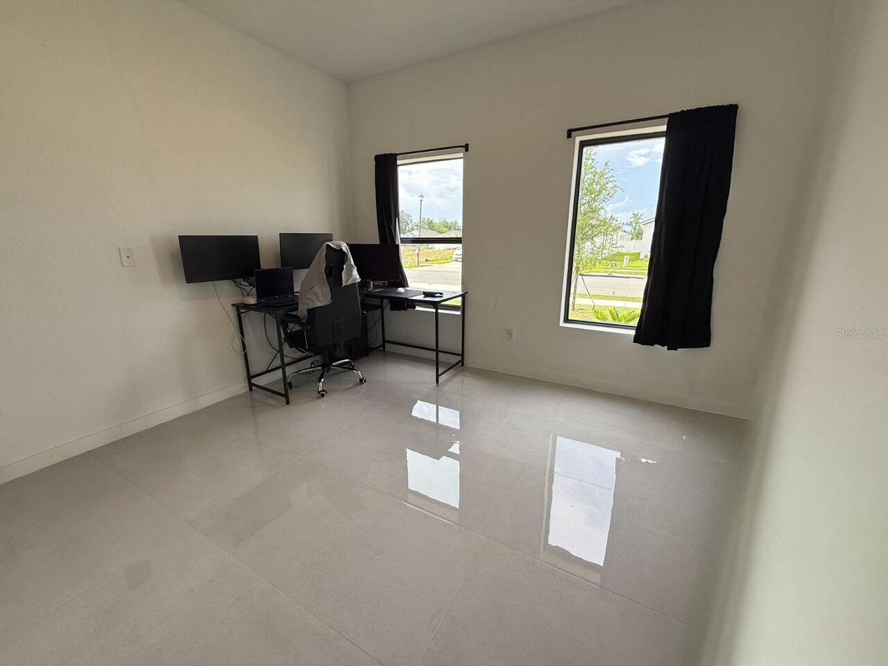 Listing Photo 11