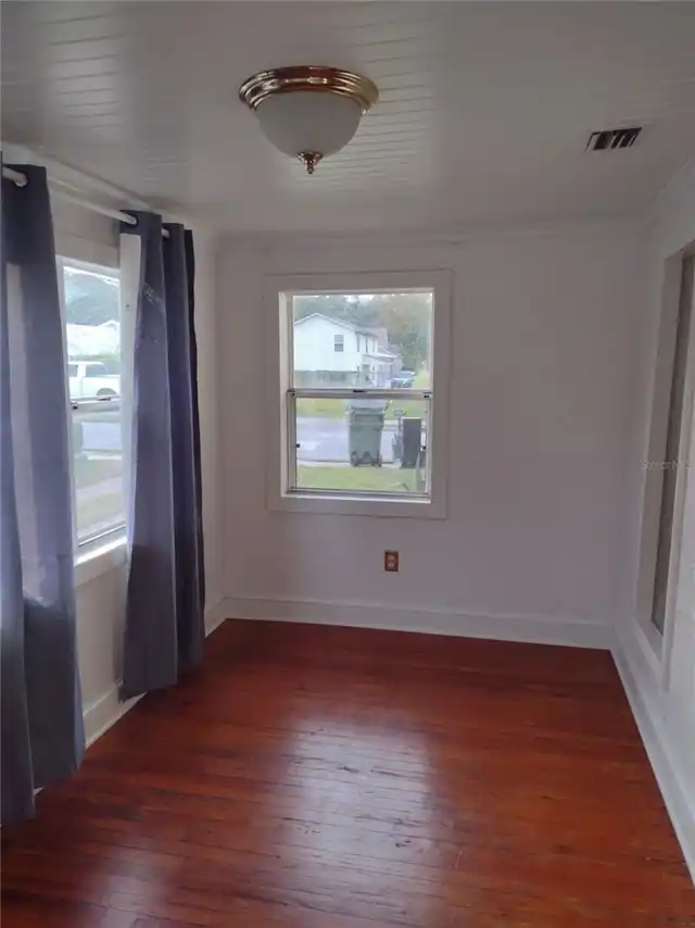 Listing Photo 8