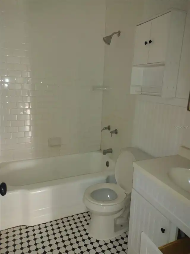 Listing Photo 10