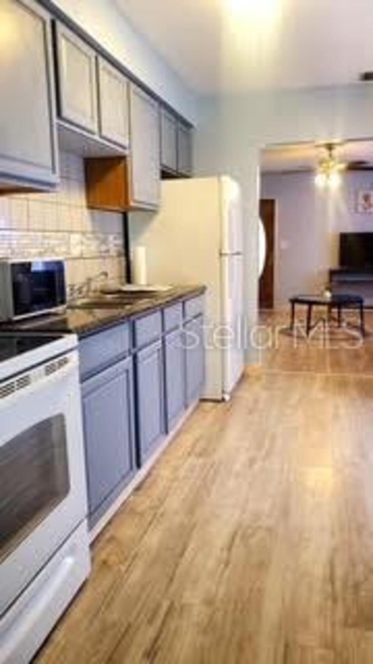Listing Photo 8