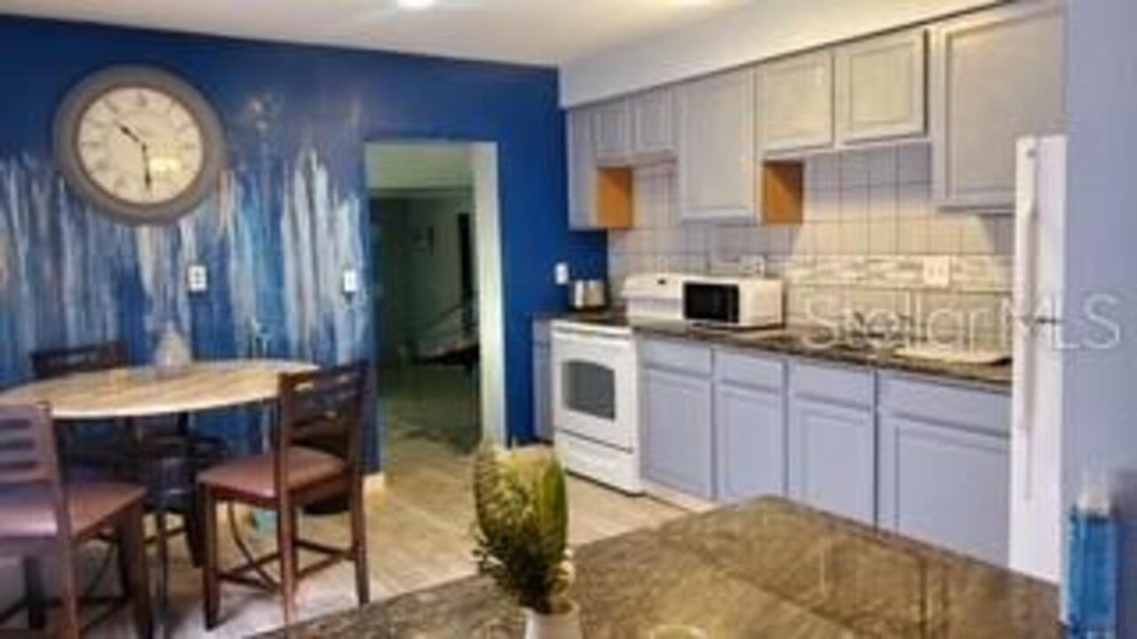 Listing Photo 10