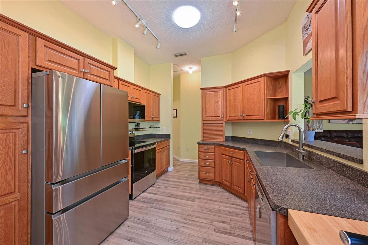 Listing Photo 8