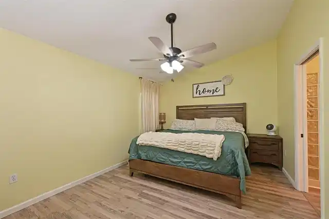 Listing Photo 12