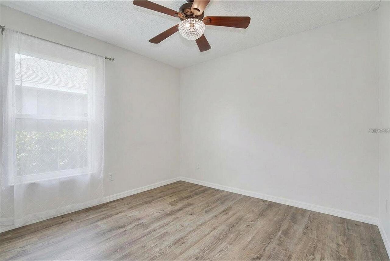 Listing Photo 8