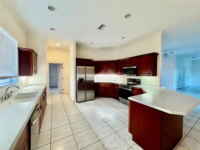 Listing Photo 7