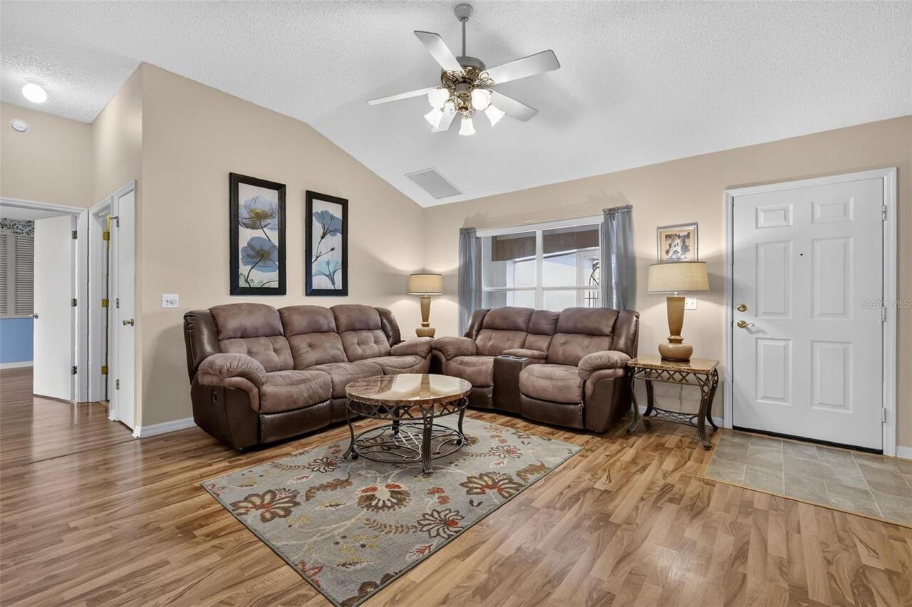 Listing Photo 14