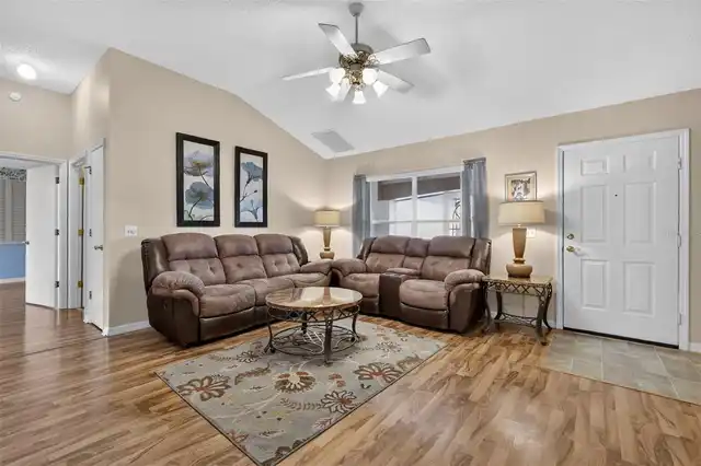 Listing Photo 14