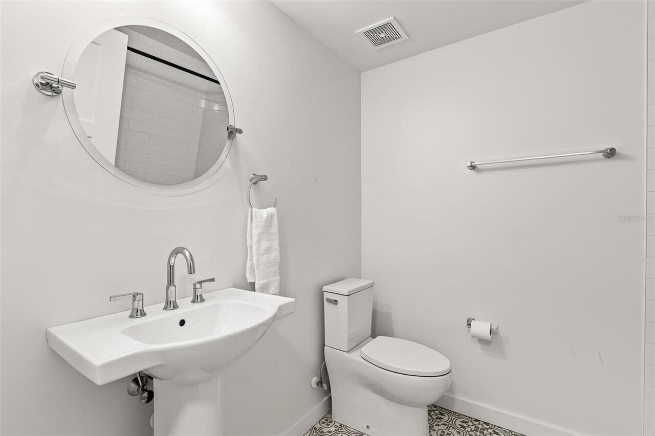 Listing Photo 12