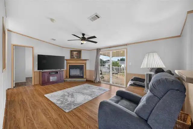 Listing Photo 8