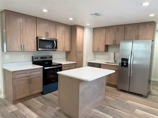 Listing Photo 8