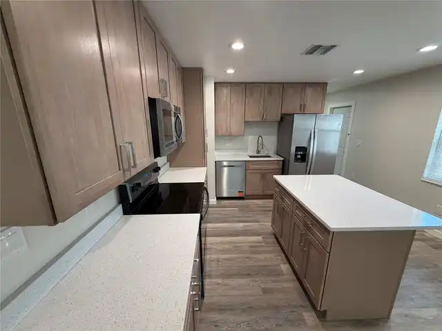 Listing Photo 10