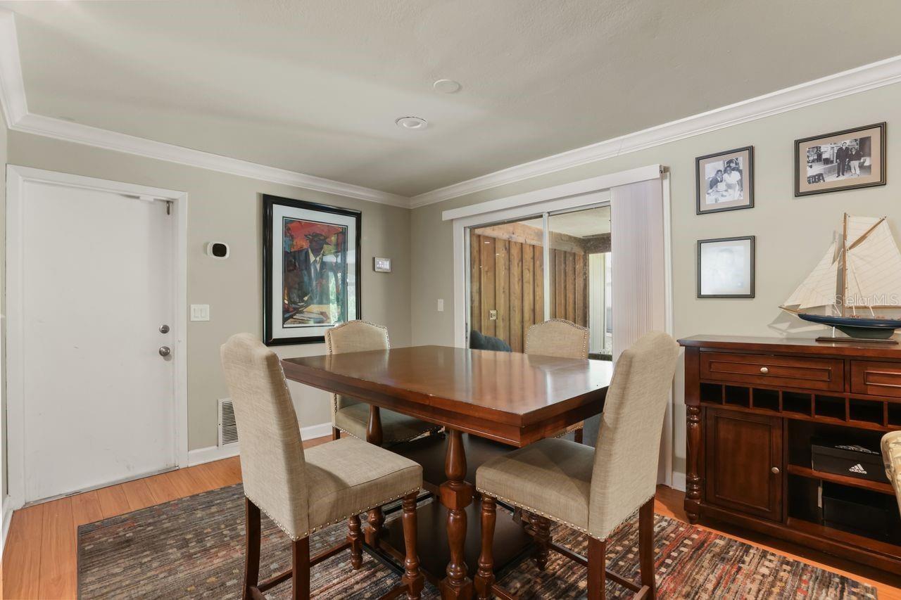 Listing Photo 12