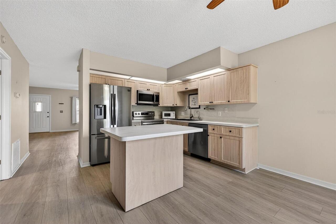 Listing Photo 11