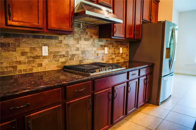 Listing Photo 18