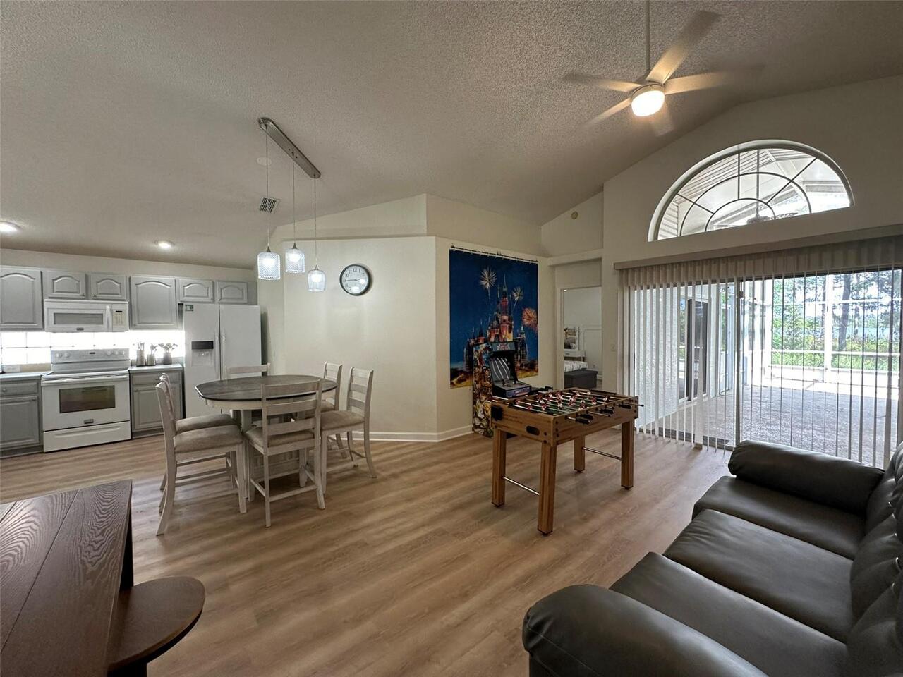 Listing Photo 14