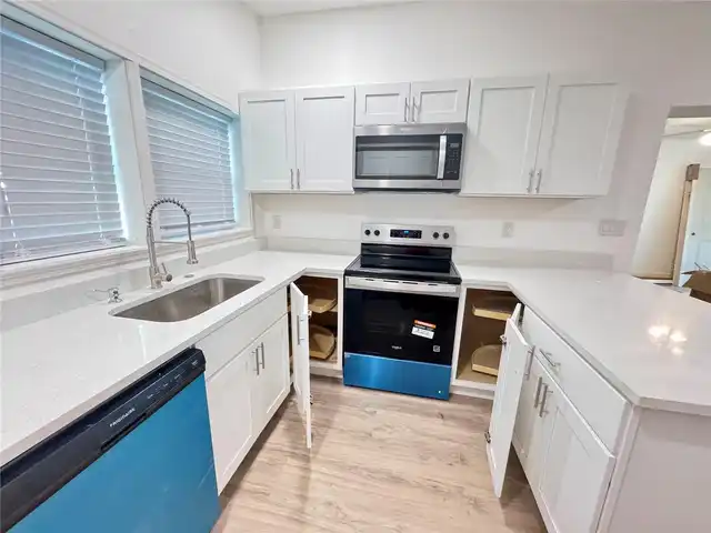 Listing Photo 9