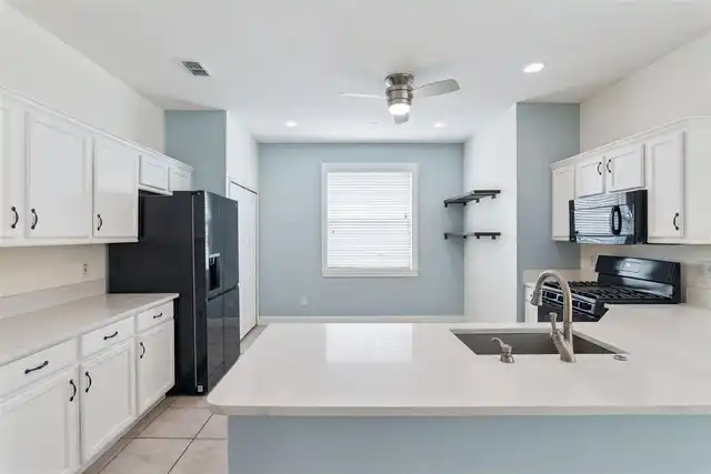 Listing Photo 12