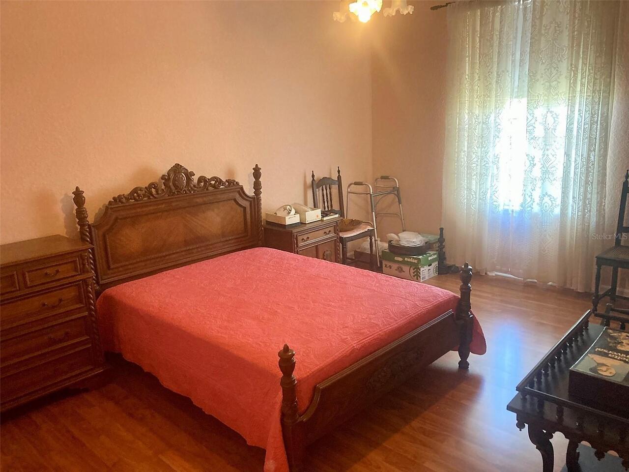 Listing Photo 11
