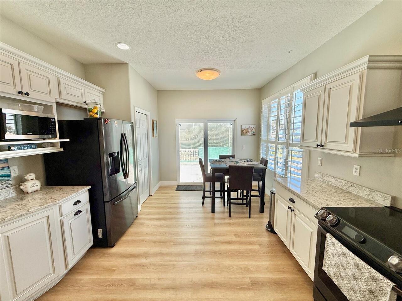 Listing Photo 10