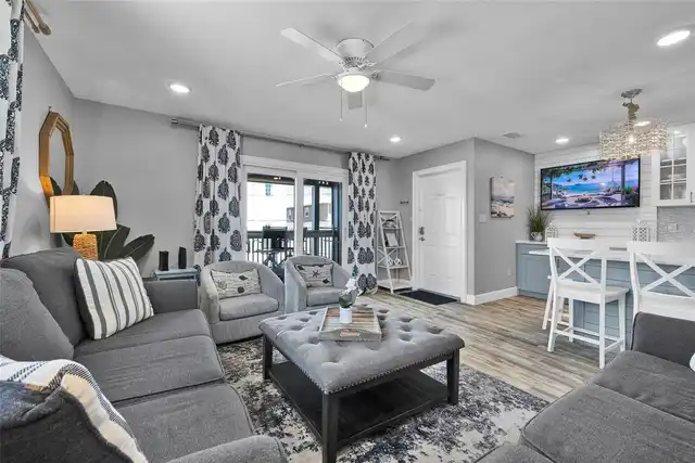 Listing Photo 8