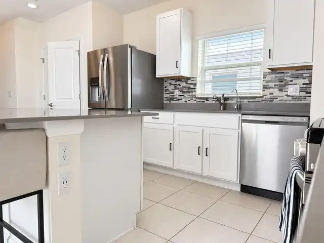 Listing Photo 10