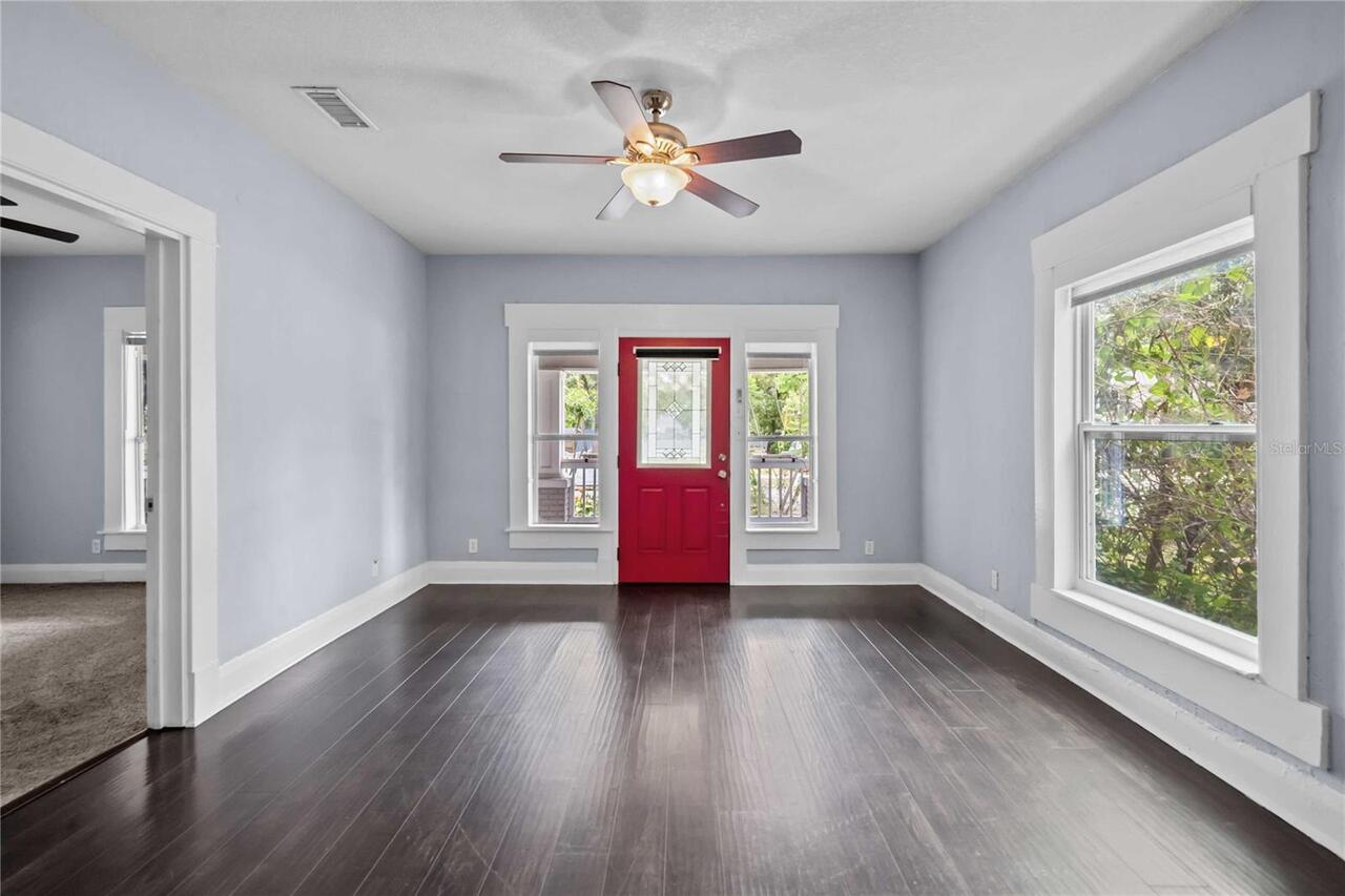 Listing Photo 8