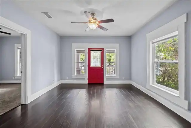 Listing Photo 8