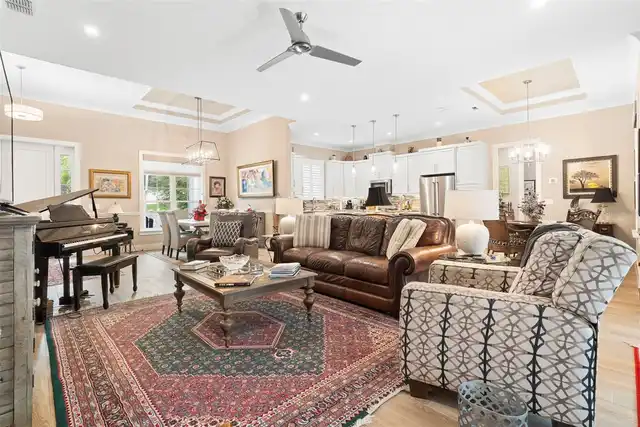 Listing Photo 8