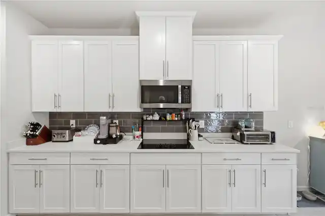 Listing Photo 12