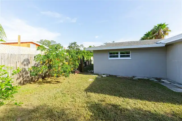 Listing Photo 12