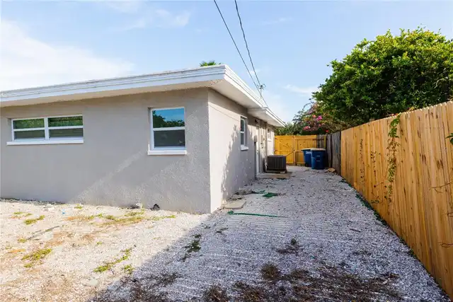 Listing Photo 14