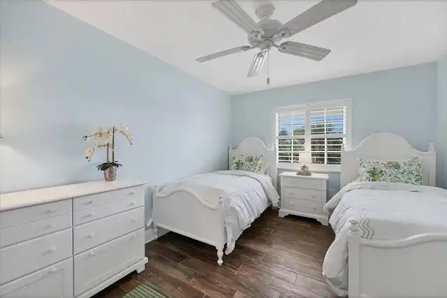 Listing Photo 17