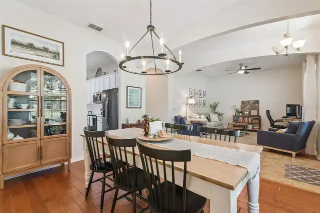 Listing Photo 8