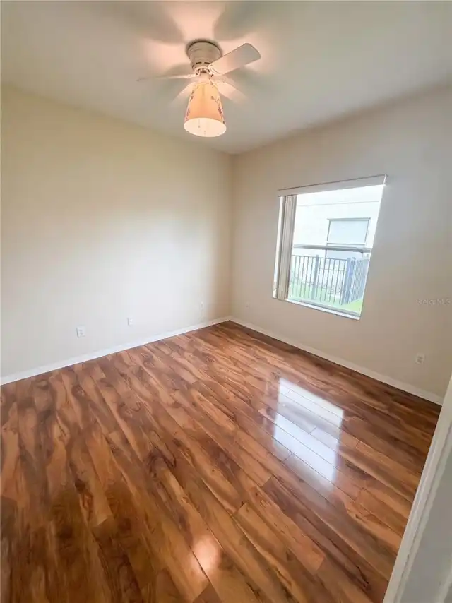 Listing Photo 9
