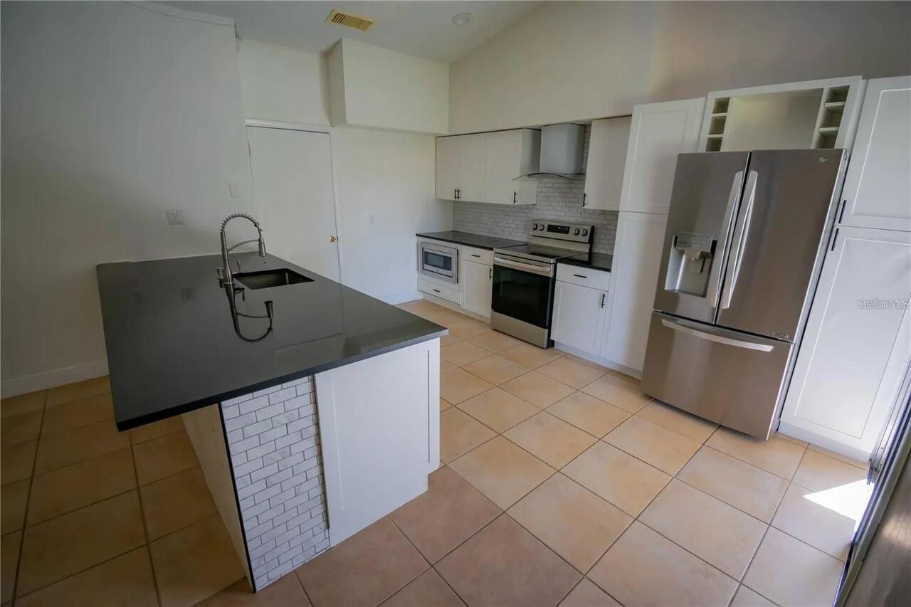 Listing Photo 8
