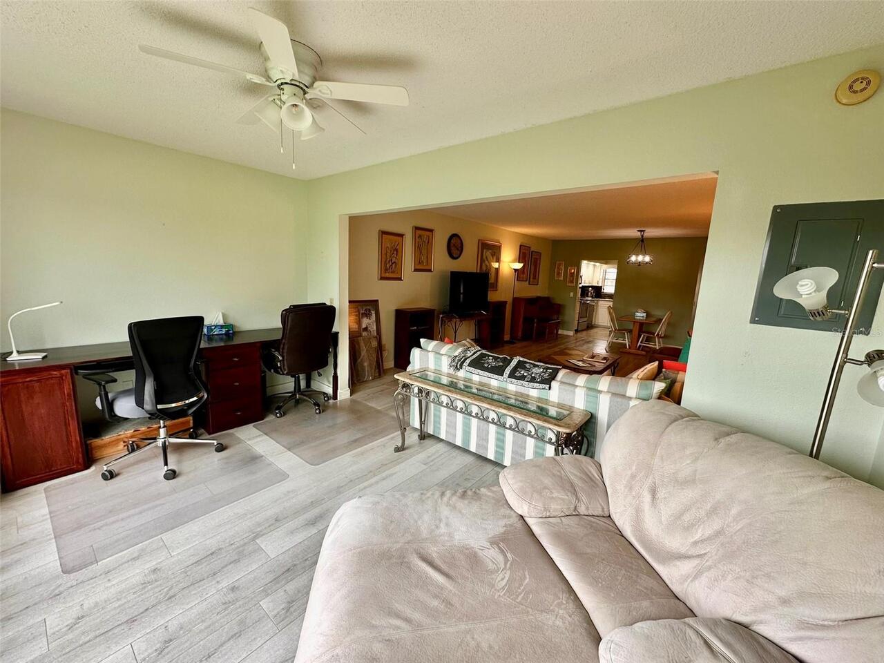 Listing Photo 12