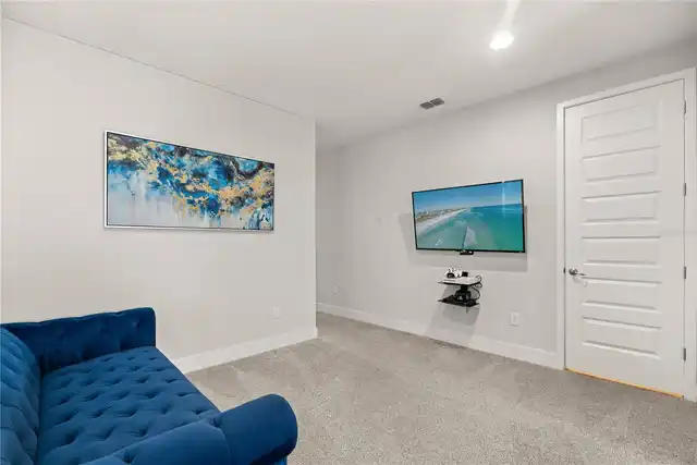 Listing Photo 22