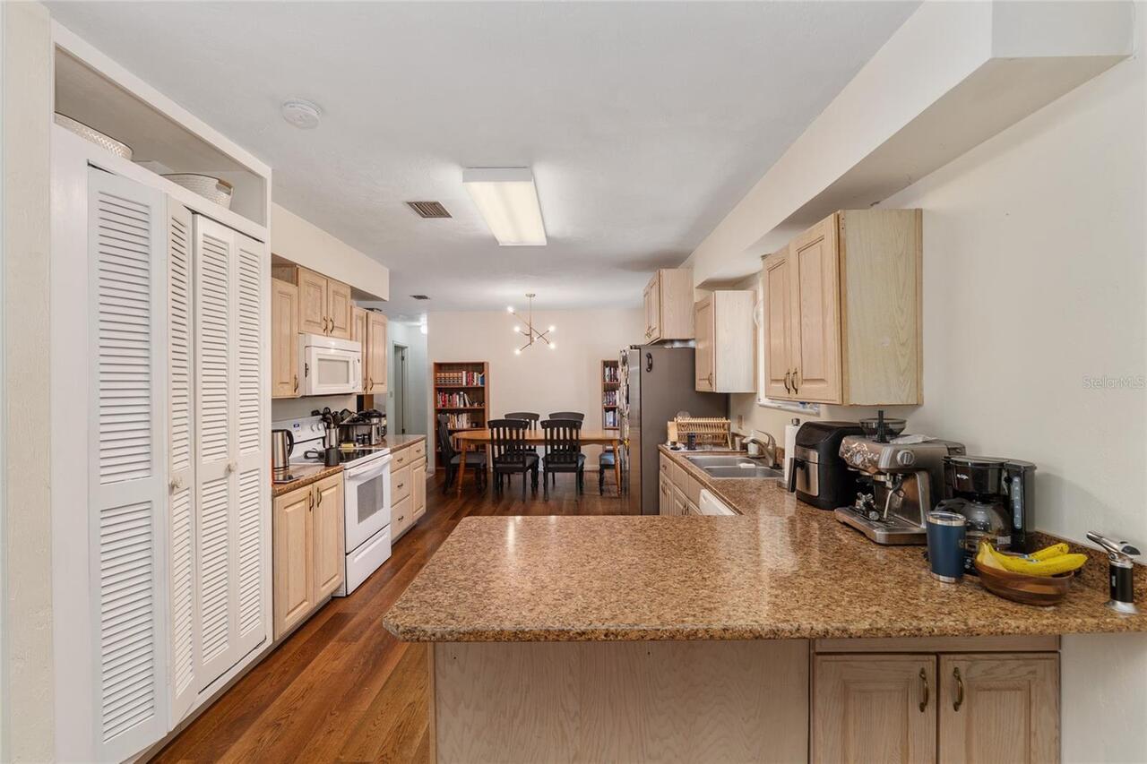 Listing Photo 8
