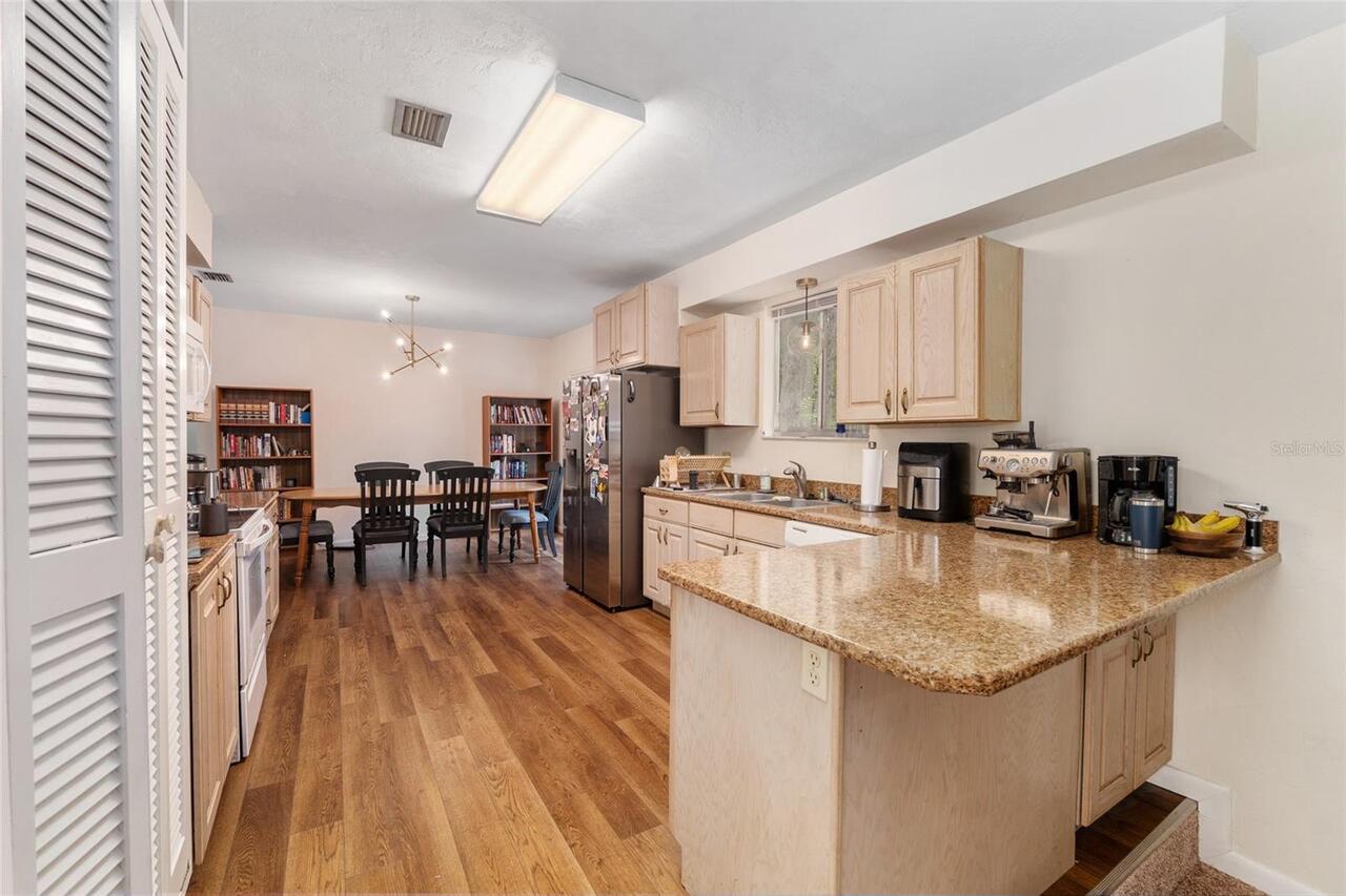 Listing Photo 9